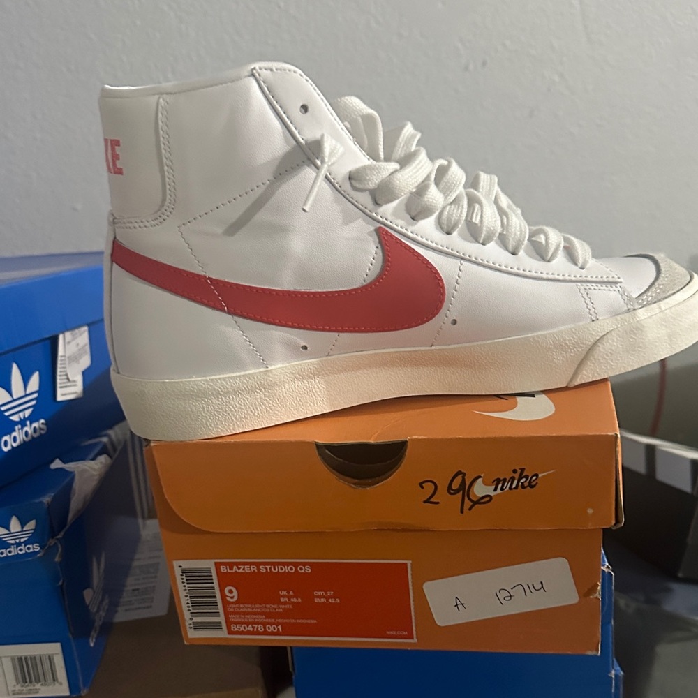 Nike White and Red Blazer Studio Sneakers